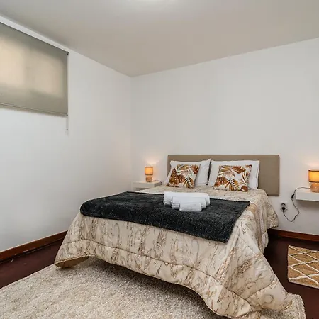 Atouguia House - Traditional House