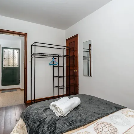 Atouguia House - Traditional House