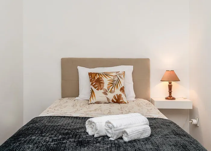 Atouguia House - Traditional House Feriehus