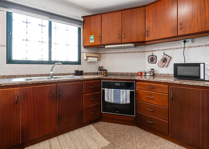 Atouguia House - Traditional House Calheta (Madeira)