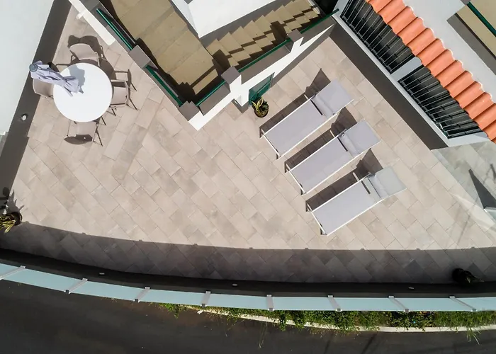 Feriehus Atouguia House - Traditional House Calheta (Madeira)